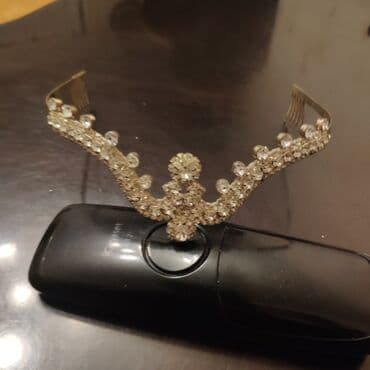 xarı bülbül sancağı: Taclar. 5-10₼ — 13