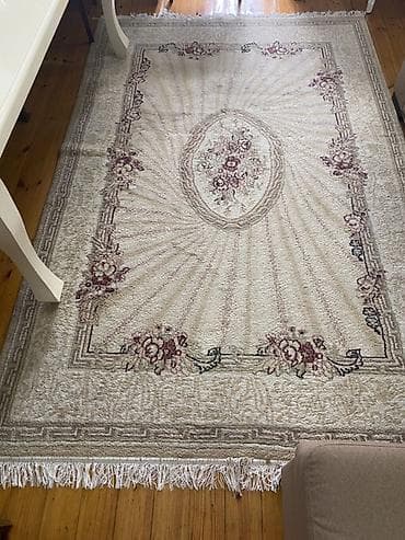 ikinci əl xonca: Xalça satilir uzunluq 2.40 sm, eni 1.55 sm. Yaxsi veziyyetdedir — 1