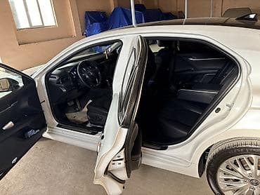 disk masin: Toyota Camry – ağ rəng, sedan, son nəsil •VİP TAKSİ XİDMƏTİ. Yerli və — 5