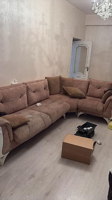 gül dekoru: Künc divan, Parça — 1