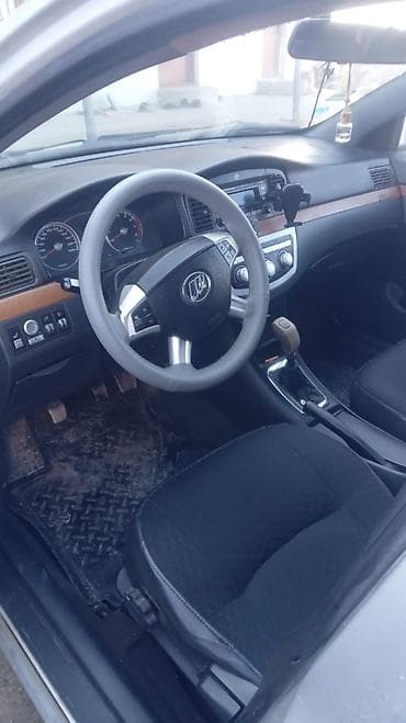 LIFAN Solano (620): 1.6 l | 2012 il 355000 km Sedan