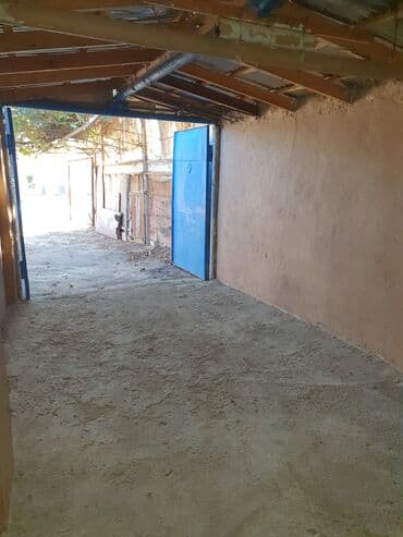 Kirayə qaraj: 18 kv. m, 3 * 6 * 2 Daş Kommunal xətlər qoşulmayıb — 14