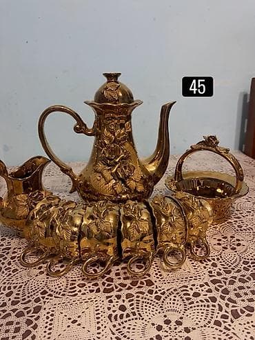 Qızılı rəngdə klassik çay-kofe dəsti - Material: metal ərintisi