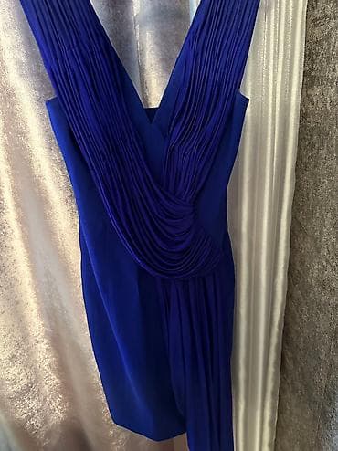 Karen Millen. 900 manata alınıb. əla vəziyyətdədir