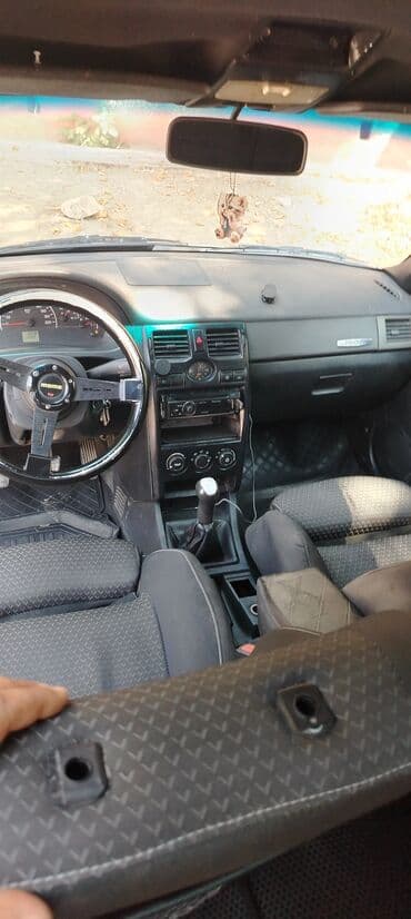 traktor 1221 qiymeti: Lada Priora sedan – qara rəng, 4 qapılı, ön və arxa işıqlar orijinal — 5