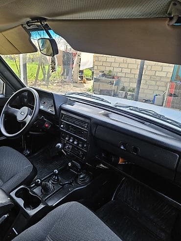 ВАЗ (ЛАДА): ВАЗ (ЛАДА) 4x4 Нива: 1.7 л | Внедорожник — 3