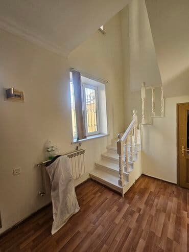 Qarajlar: 3 otaqlı, 100 kv. m, Orta təmir — 8