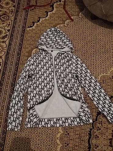ağ pencek: Salam dior jaket satlir M razmerdi 50.55 kq eynine di hec bir yerin de — 3
