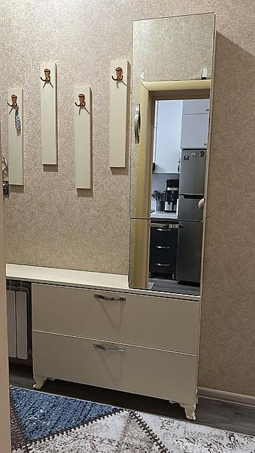 1 qapılı dolab: 1 qapı, Güzgülü, Bej, Digər material, Açılan, Düz dolab — 1