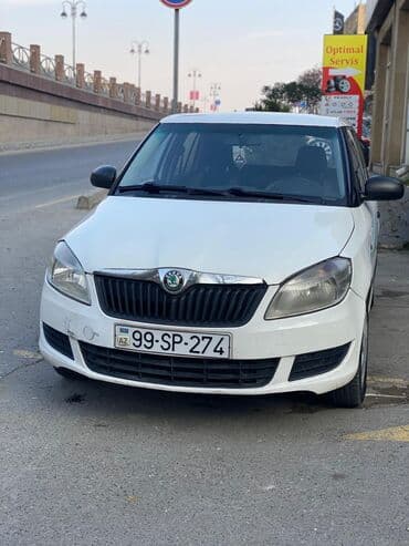 avtobuslar va mıkroavtobuslar: Skoda Fabia, ağ rəng, 5 qapılı hetçbek. Texniki və daxili — 1