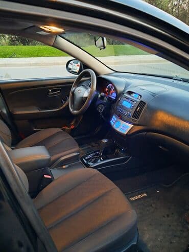 chevrolet malibu qiymeti: Hyundai Elantra: 1.6 l | 2010 il Sedan — 5
