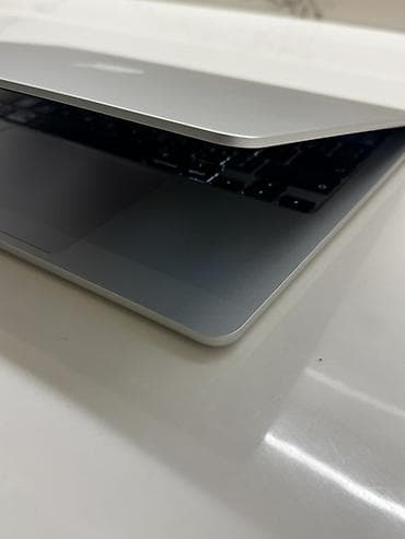 4 g modem: Apple MacBook Air M3 Məlumatları şəkildə yükləmişəm. Ekranda qoruyucu — 8