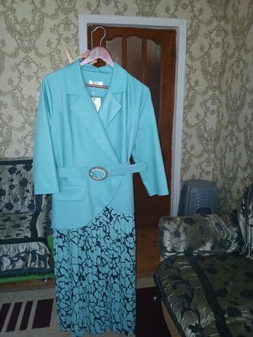 42-44 bədənə gedir. 
Son qiymət 60AZN!