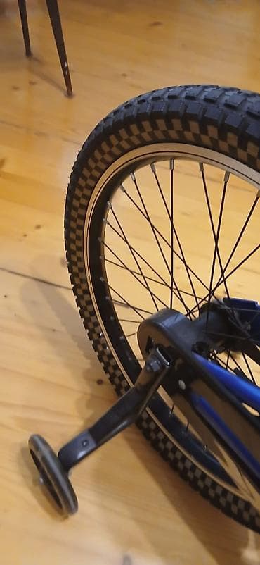 vesabetlər: Uşaq velosipedi – mavi rəng, BMX tərzində çərçivə Xüsusiyyətlər: - — 9