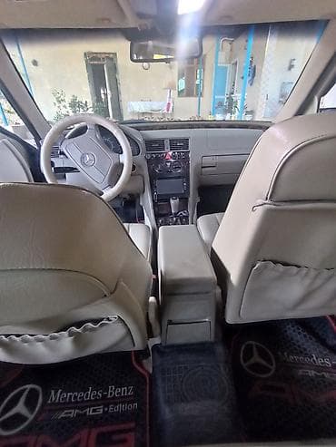 su radiatoru mersedes: Mercedes-Benz C 230: 2.3 l | 2000 il Sedan — 7