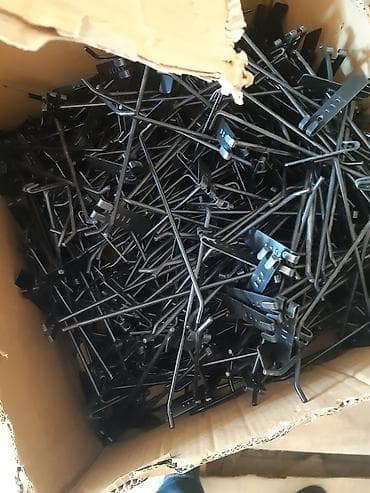 Mağaza avadanlığı: Məhsul: Metal asılqan/pikqo (divar rafı və perforasiya olunmuş panel — 2