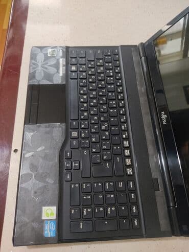 Lenovo: Intel Core i5, 15.6 " — 2