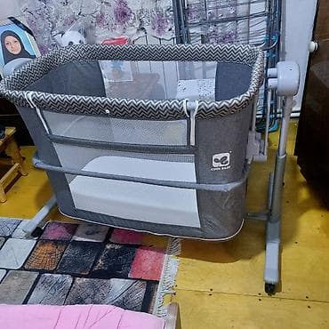 Beşiklər: Oğlan və qız üçün, Dördbucaq, Beşik, Matras ilə, Yellənmə mexanizm ilə — 1