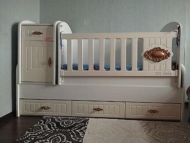 Oğlan və qız üçün, Dördbucaq, Beşik, Dəstsiz, Matras ilə, Yellənmə mexanizm ilə