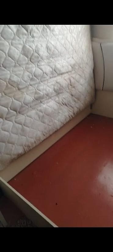 Pulsuz: Taxt satilir 50m son qiymetdi.demiri yoxdu matras ve taxtdi.matras — 2