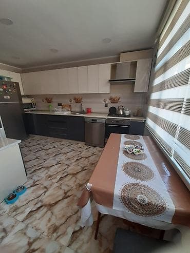 gencede ev: Balaxanı qəs. 6 otaqlı, 120 kv. m, Orta təmir — 9