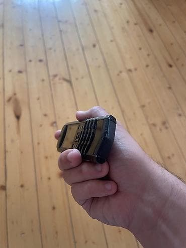 vertular: Vertu 4 GB, rəng - Qara, Düyməli — 6