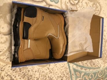 3D panellər: İş ayaqqabısı yenidir.41 ölçüdür.Heç 1 dəfə olsun geyinilməyib.Real — 1