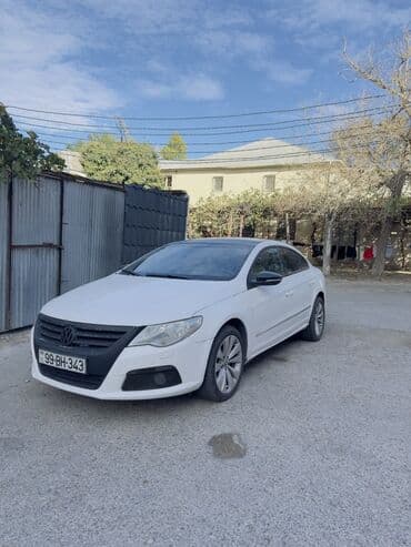 фольксваген пассат сс: Volkswagen CC, ağ kuzov və açıq rəngli-süet/deri kombinasiyalı salon — 22