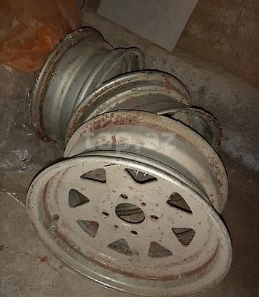 13 lük diskləri biraz üzərı paslanıb amma əyrisi filan yoxdu 4 ədəd 0