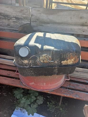 yanacaq cəni: Avtomobil üçün yanacaq çəni vaz çəni moskiviçə peredelka olunub - — 1