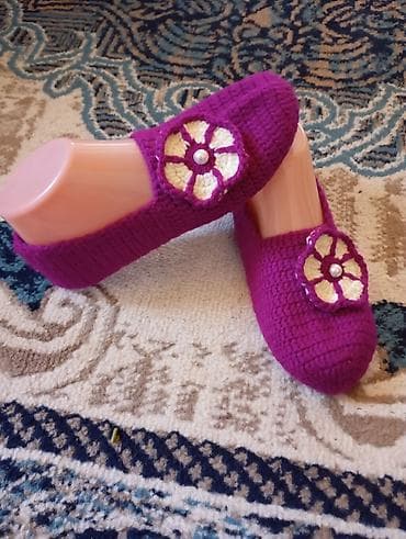 paltar satisi: Toxunma corab satılır isteyen razmer ve ölcuye gorede sifariş vere — 10