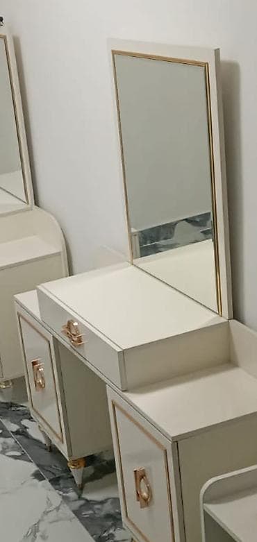 Komodlar: Yeni, Güzgülü — 2