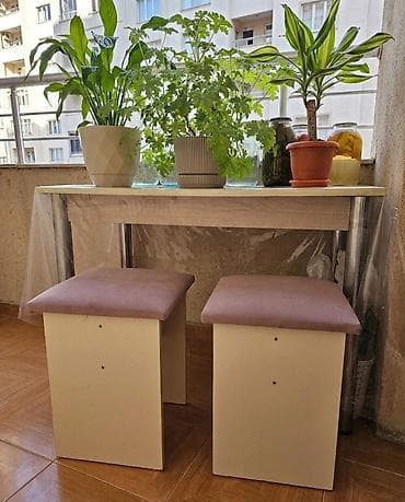 islenmis metbex stolu: Mətbəx üçün, İşlənmiş, Açılmayan, Dördbucaq masa, 2 stul — 1