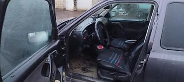 bmw 320d e90: Volkswagen Vento sedan - Kuzov: 4 qapılı sedan, badımcan rəng - Nömrə — 5