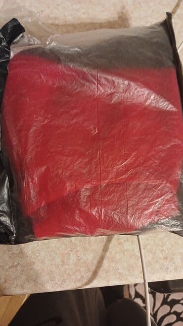 Yeni, pisik geyimi, XS ölçu, klokun bir kuncunden açdim ki, ölcuye