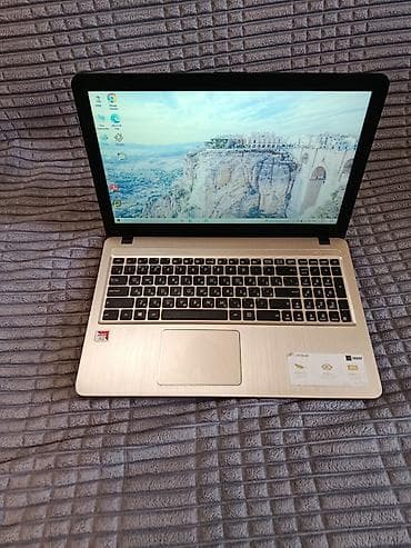 ASUS VivoBook noutbuku Texniki göstəricilər: - Prosessor: AMD A6-9225