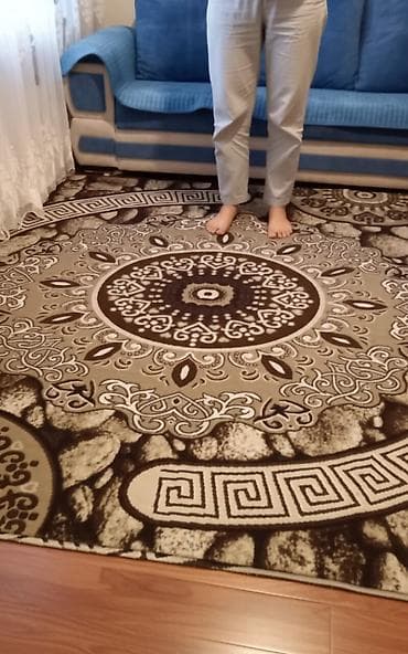 2 nin 3-ə iki ededir xalcadan, bir yerde satilir tek tek satilmir — 2