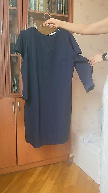 dəri don: Tünd göy rəngdə qadın paltarı - Minimalist, düz kəsim siluet - Yumru — 3