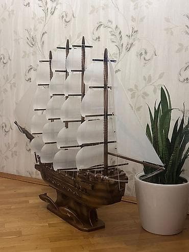 2107 modeli: Böyük dekorativ yelkənli gəmi maketi - Material: ağac gövdə və dayaq — 1