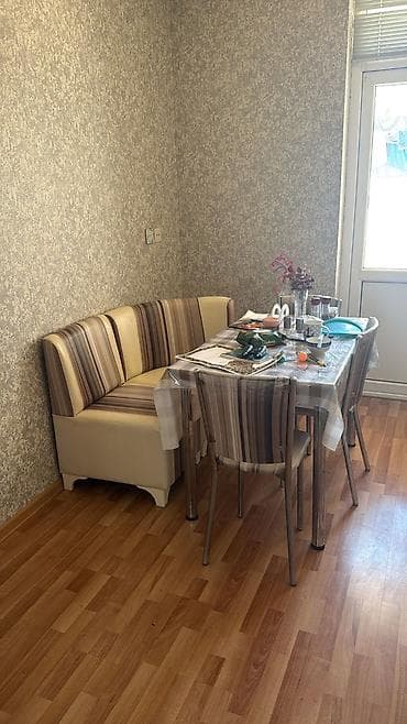 balkon stul: Mətbəx kùnc dəsti - 45manat Həzi Aslanovdadır. Qeyd: - Künc oturacağın — 1