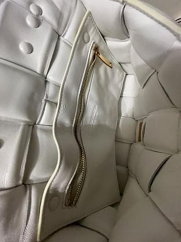 rezin bot: Продаю оригинальную сумку Bottega Veneta. Сумка была приобретена лично — 5