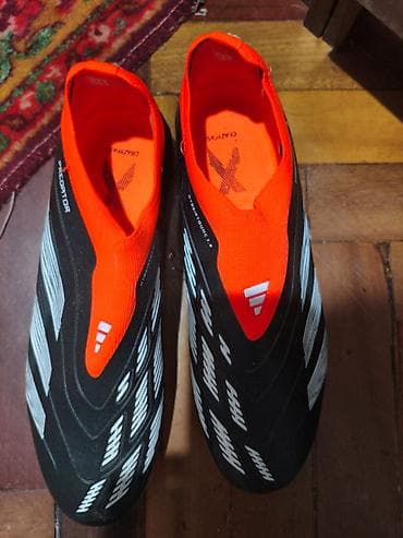 - Model: Adidas Predator (şüəli 12-li konfiqurasiya) - Rəng: qara üst — 2