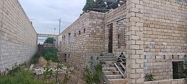 ev: Satış üçün: hasarlı həyət və tikili karkası - Geniş darvazalı giriş — 3