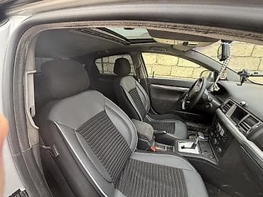 traktor ehtiyyat hisseleri: Opel Vectra C sedan, gümüşü rəng. - Kuzov: 4 qapılı sedan — 4