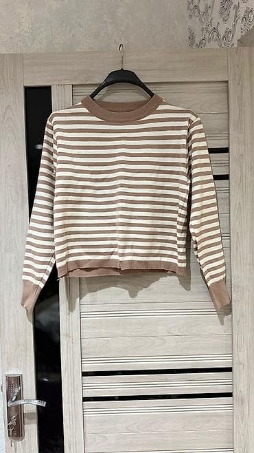 ag kofta modelleri: Qadın trikotaj sviterlər – 2 model 1) Bordo rəngli, kvadrat dekolteli — 2