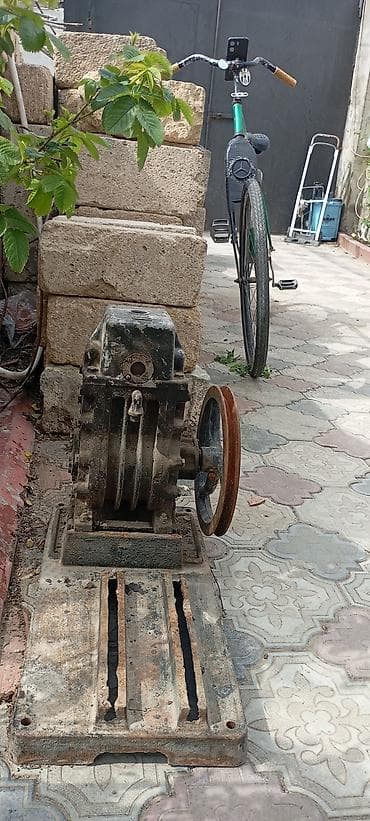 оборудование для производства воды: Sənaye tipli köhnə model kompressor nasosu/motor bloku - Çuqun — 3