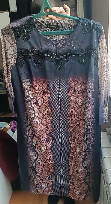 Az işlənmiş sərfəli qiymət Delvina markalı qadın paltarı - Ölçü: 50