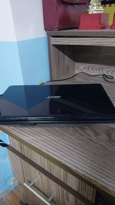 продаю ноутбук: Acer noutbuk - Ekran: təxminən 15.6" geniş ekran - Klaviatura: tam — 1