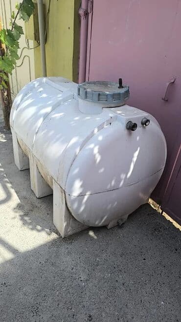 Bak, Plastik, 1000 l l, İşlənmiş, Ünvandan götürmə