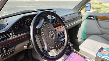 mersedes cewka: Mercedes-Benz 220: 2.2 l | 1994 il Sedan — 10